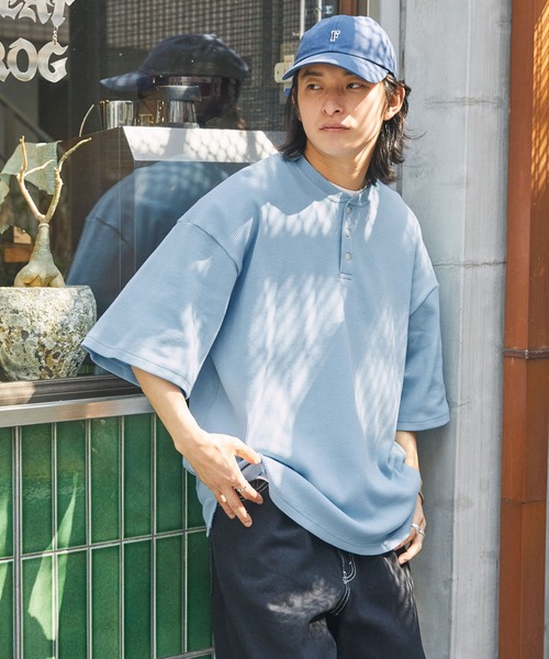 MONO-MART(モノマート)の「ビッグシルエット カラーリングワッフル ヘンリーネック半袖Tシャツ(Tシャツ/カットソー・レディース・オリーブ/サックスブルー/ブラック/グレー/オレンジ/ホワイト/ピンク/グリーン・S/M/L)」の17枚目の写真