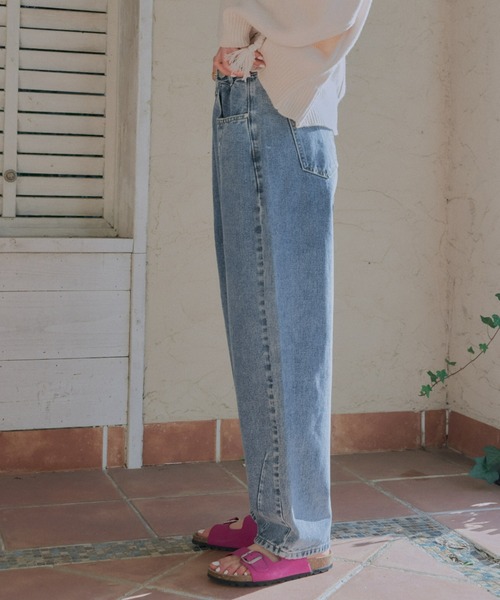 manana suerte（マニャーナスエルテ）の「サイズ展開あり　カーブシルエットルーズデニムパンツ（デニムパンツ・レディース・ブルー・MEDIUM/LARGE）」の2枚目の写真