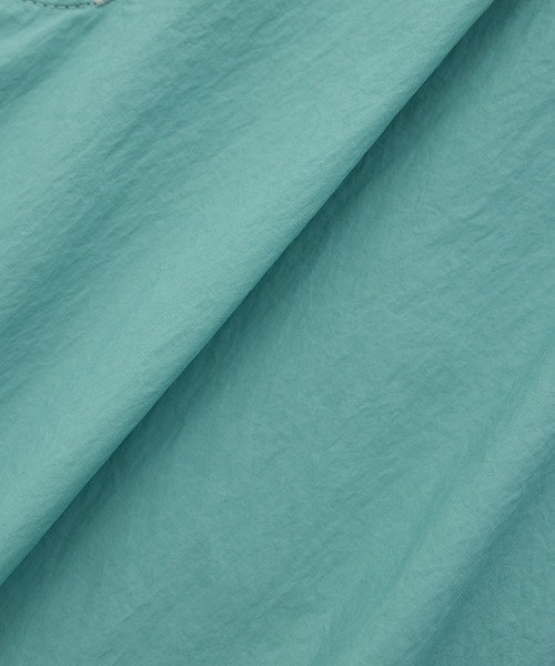 ADAM ET ROPE'（アダムエロペ）の「【小松マテーレ】ナイロンタスラン パッカブル ベルテッド ワイド ストレート パンツ / 撥水（その他パンツ・メンズ・ターコイズブルー/ベージュ系その他/スミクロ・S/M/L）」の6枚目の写真