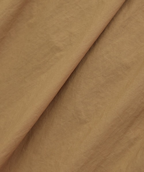 ADAM ET ROPE'（アダムエロペ）の「【小松マテーレ】ナイロンタスラン パッカブル ベルテッド ワイド ストレート パンツ / 撥水（その他パンツ・メンズ・ターコイズブルー/ベージュ系その他/スミクロ・S/M/L）」の4枚目の写真