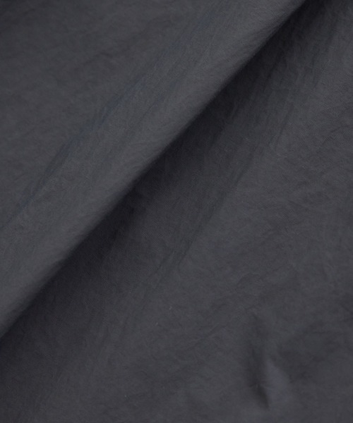 ADAM ET ROPE'（アダムエロペ）の「【小松マテーレ】ナイロンタスラン パッカブル ベルテッド ワイド ストレート パンツ / 撥水（その他パンツ・メンズ・ターコイズブルー/ベージュ系その他/スミクロ・S/M/L）」の12枚目の写真