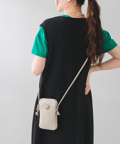 Pal collection（パルコレクション）の「ハートコンチョスマホバック（ショルダーバッグ・レディース・ブラック/グリーン/グレー系その他・FREE）」の14枚目の写真