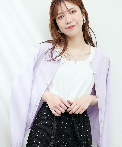 natural couture（ナチュラルクチュール）の「スクエアニットタンク（キャミソール・レディース・ブラック/グレイッシュベージュ/オフホワイト/ブルー・FREE）」の3枚目の写真