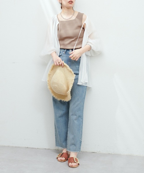 natural couture（ナチュラルクチュール）の「スクエアニットタンク（キャミソール・レディース・ブラック/グレイッシュベージュ/オフホワイト/ブルー・FREE）」の16枚目の写真