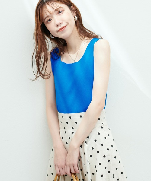 natural couture（ナチュラルクチュール）の「スクエアニットタンク（キャミソール・レディース・ブラック/グレイッシュベージュ/オフホワイト/ブルー・FREE）」の19枚目の写真