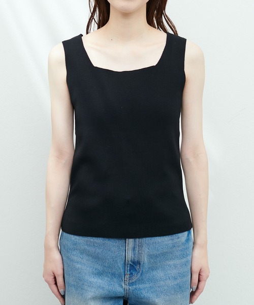 natural couture（ナチュラルクチュール）の「スクエアニットタンク（キャミソール・レディース・ブラック/グレイッシュベージュ/オフホワイト/ブルー・FREE）」の22枚目の写真