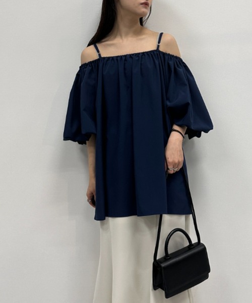 FOREVER 21(フォーエバー トゥエンティーワン)の「オフショルパフチュニック(チュニック・レディース・パープル/ネイビー/オフホワイト・FREE)」の3枚目の写真