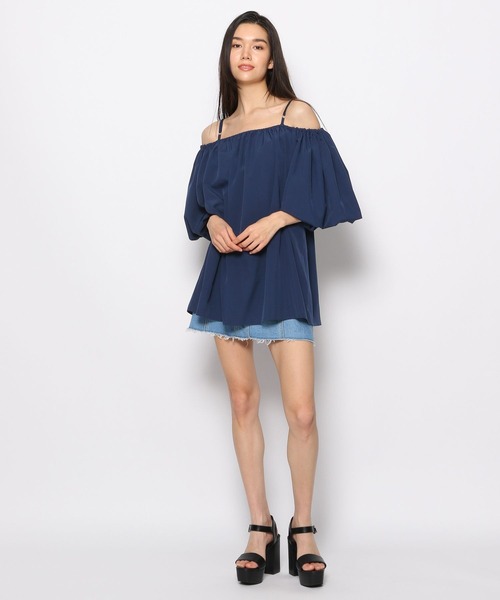 FOREVER 21(フォーエバー トゥエンティーワン)の「オフショルパフチュニック(チュニック・レディース・パープル/ネイビー/オフホワイト・FREE)」の5枚目の写真