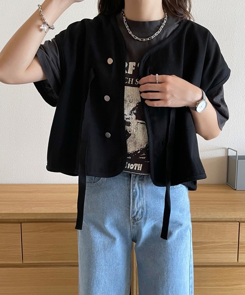 junoah(ジュノア)の「ドロップショルダーリボンショートべスト(ベスト・レディース・ブラック/ナチュラル/カーキ・MEDIUM/LARGE)」の4枚目の写真