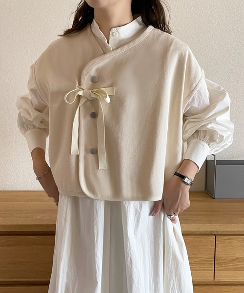 junoah(ジュノア)の「ドロップショルダーリボンショートべスト(ベスト・レディース・ブラック/ナチュラル/カーキ・MEDIUM/LARGE)」の8枚目の写真