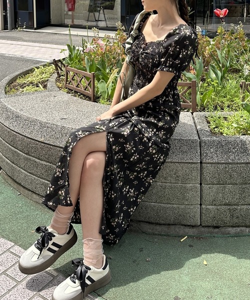 Silly(シリー)の「【韓国大人ガーリーを叶えてくれるワンピース♪】小花柄スリットロングワンピ(ワンピース・レディース・ブラック・SMALL/MEDIUM/LARGE)」の8枚目の写真