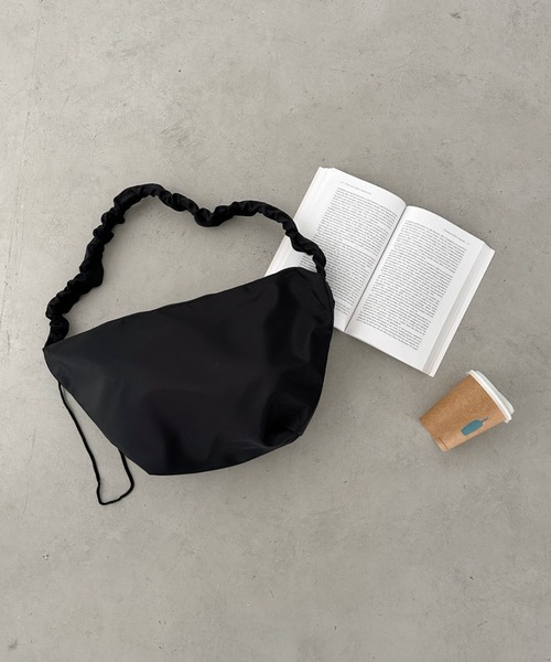 CLEA（クレア）の「ナイロンドローコードショルダーバッグ（ショルダーバッグ・レディース・アイボリー/ピンク/ブラック/グリーン・FREE）」の8枚目の写真