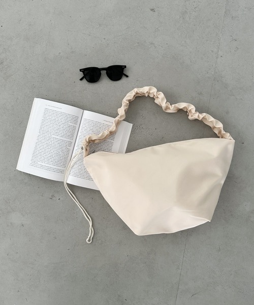 CLEA（クレア）の「ナイロンドローコードショルダーバッグ（ショルダーバッグ・レディース・アイボリー/ピンク/ブラック/グリーン・FREE）」の6枚目の写真