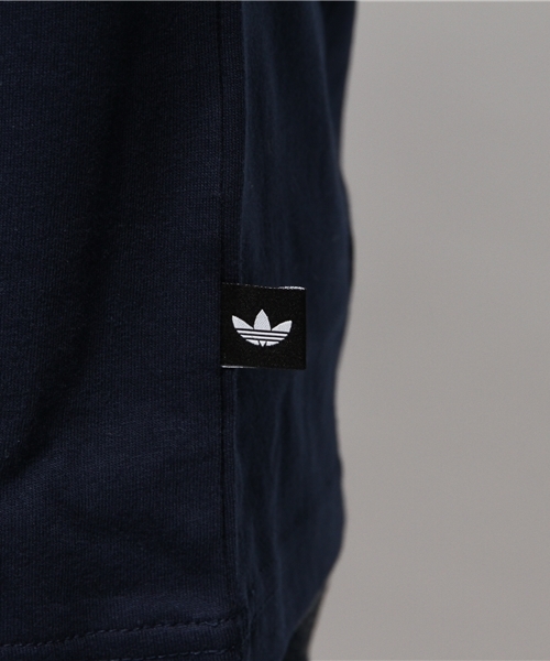 adidas（アディダス）の「オリジナルス　Tシャツ[MULTI COLOR TEE]（Tシャツ/カットソー・メンズ・ホワイト/ネイビー・XX-LARGE/X-SMALL/LARGE/XXX-LARGE/SMALL/MEDIUM/X-LARGE）」の7枚目の写真