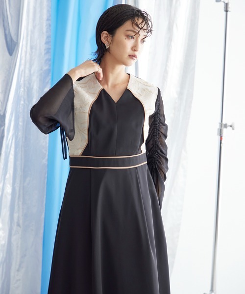 Callarus（カラルス）の「【販売終了】〔Callarus〕【結婚式・お呼ばれ・パーティー・オケージョンドレス】ジャガード切替袖シャーリングデザインワンピースドレス｜大きいサイズ有（ドレス・レディース・ブラック系/ネイビー系・M/LL/L/3L/4L/5L）」の5枚目の写真