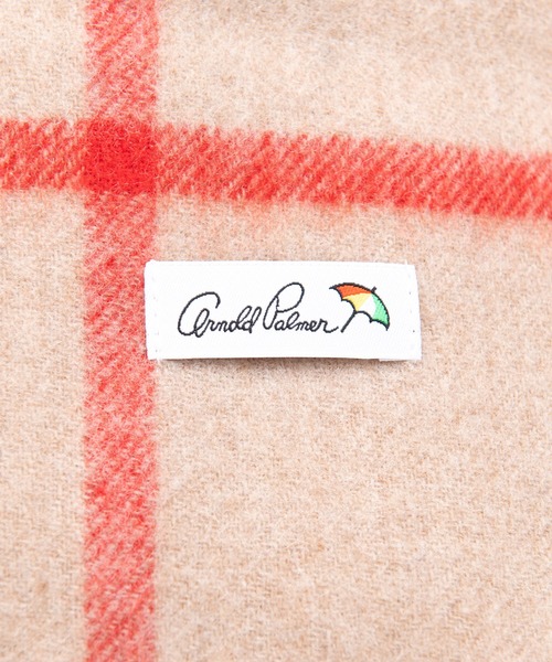 Arnold Palmer（アーノルドパーマー）の「パーマーチェック 大判マフラー（マフラー・レディース・ベージュ/ネイビー・F）」の5枚目の写真