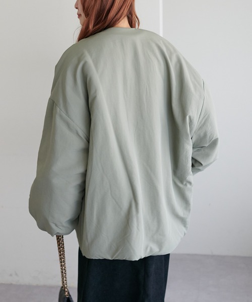 DISCOAT（ディスコート）の「【リバイバル/WEB限定】ノーカラー中綿ジャケット（ダウンジャケット/コート・レディース・ブラック/カーキ/アイボリー・FREE）」の4枚目の写真