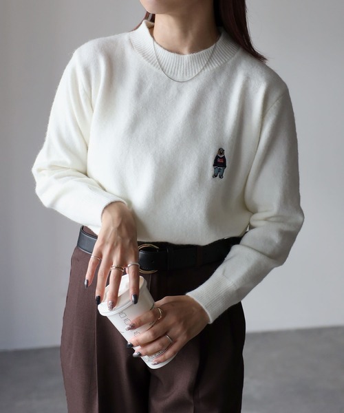 Riberry（リベリー）の「ベアー胸刺繍ウールタッチニット（ニット