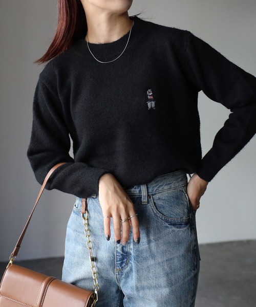 Riberry（リベリー）の「ベアー胸刺繍ウールタッチニット（ニット