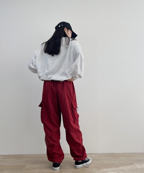 ISOOK(アイスー)の「【ISOOK / アイスー】ルーズカーゴパンツ / ドローコードパンツ パラシュートパンツ ZOZOTOWN限定(カーゴパンツ・レディース・バーガンディー/チャコールグレー・FREE)」の6枚目の写真
