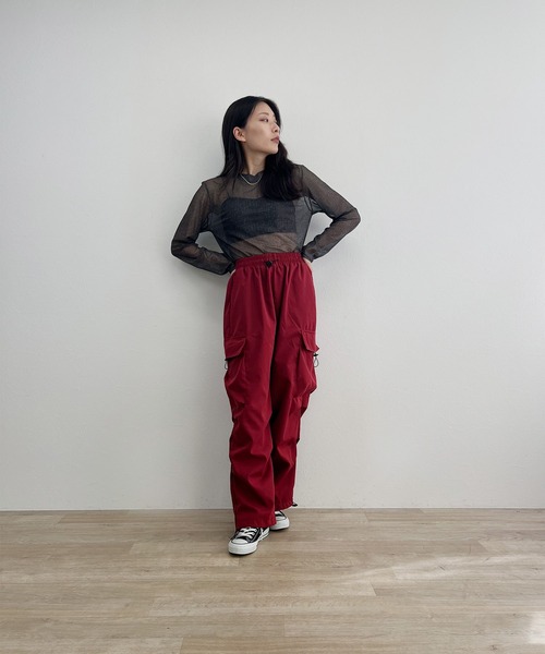 ISOOK(アイスー)の「【ISOOK / アイスー】ルーズカーゴパンツ / ドローコードパンツ パラシュートパンツ ZOZOTOWN限定(カーゴパンツ・レディース・バーガンディー/チャコールグレー・FREE)」の7枚目の写真