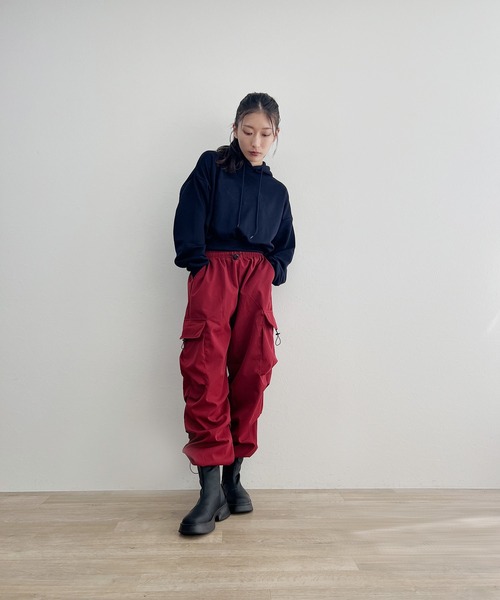 ISOOK(アイスー)の「【ISOOK / アイスー】ルーズカーゴパンツ / ドローコードパンツ パラシュートパンツ ZOZOTOWN限定(カーゴパンツ・レディース・バーガンディー/チャコールグレー・FREE)」の10枚目の写真