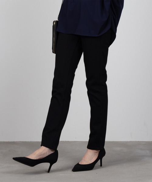 NAVY(ネイビー)の「NAVY あったか 裏起毛 スキニーパンツ(その他パンツ・レディース・ダークインディゴブルー/ブラック/カーキ/ベージュ系その他/ワンウォッシュ・M/S/XL/L)」の2枚目の写真
