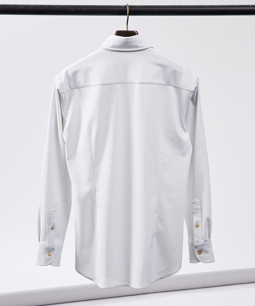 ABAHOUSE（アバハウス）の「【FLEX SHIRTS / Dry Moment使用】シャークスキン柄 長袖シャツ（シャツ/ブラウス・メンズ・ダークネイビー/オフホワイト・44/50/46/48）」の4枚目の写真