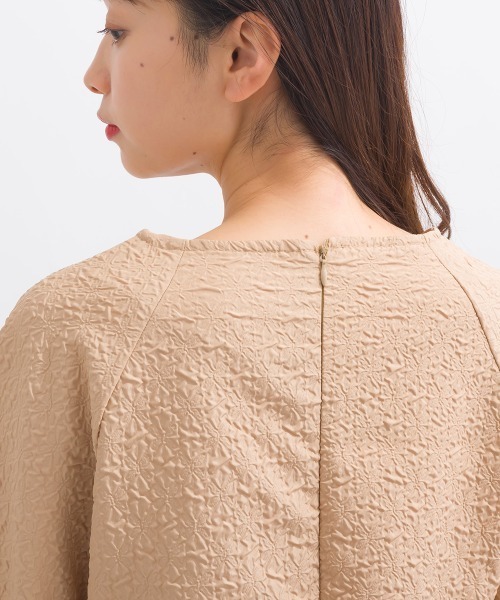 terrace(テラス)の「フクレジャガードぺプラムブラウス(シャツ/ブラウス・レディース・ベージュ/サックスブルー/ブラック/オフホワイト・MEDIUM)」の16枚目の写真