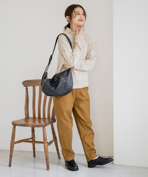 studio CLIP（スタディオクリップ）の「合皮クロワッサンバッグ（ショルダーバッグ・レディース・ブラック/ライトベージュ/モカ・FREE）」の10枚目の写真