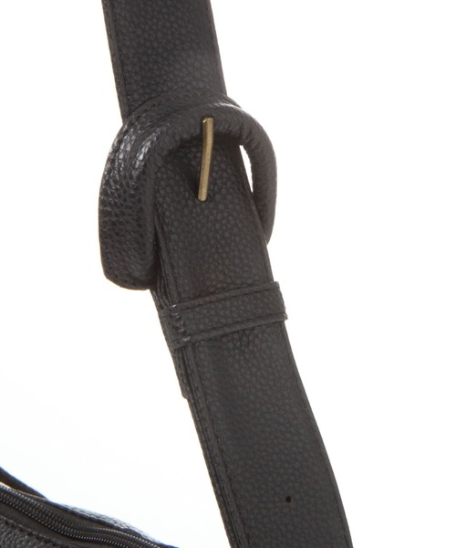 studio CLIP（スタディオクリップ）の「合皮クロワッサンバッグ（ショルダーバッグ・レディース・ブラック/ライトベージュ/モカ・FREE）」の21枚目の写真