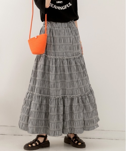 ad thie（アドティエ）の「ギンガムチェック・ワッシャー加工 ロングティアードスカート（スカート・レディース・ライトブルー/ブラック・FREE）」の4枚目の写真