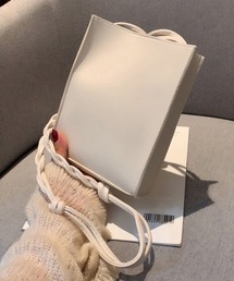 ショルダーバッグ スクエア型 小さめ