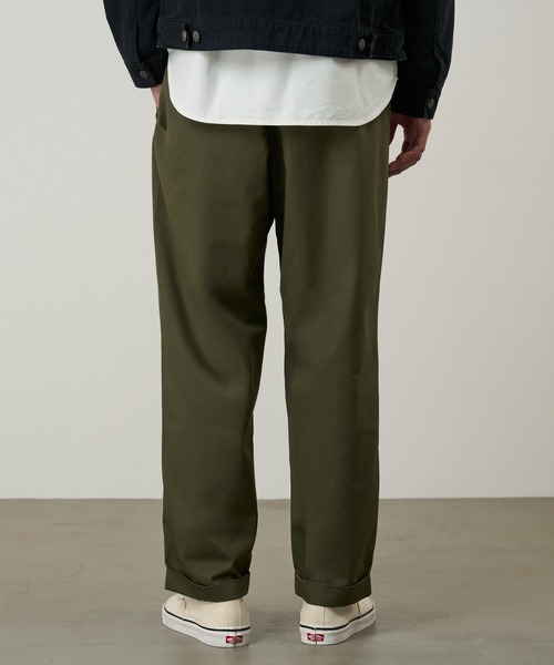 Gramicci(グラミチ)の「【Exclusive】TC/TWILL TUCK TAPERD PANT|TCツイルタックテーパードパンツ(その他パンツ・メンズ・ベージュ系その他/チャコールグレー/グレイッシュベージュ/ブラック/ダークブラウン/パイングリーン系・XL/L/M/S/XXL)」の15枚目の写真