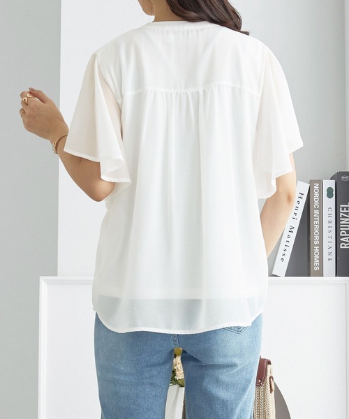 alotta(アロッタ)の「インナー付ピンタックデザインブラウス(シャツ/ブラウス・レディース・ベビーピンク/ブラック/ホワイト/グレイッシュベージュ/ネイビー/ブラック×ホワイト・5L/4L/3L/M/L/LL)」の14枚目の写真