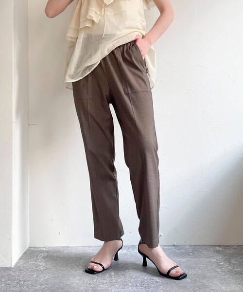 fredy emue（フレディエミュ）の「タンブラーオックステーパードパンツ（その他パンツ・レディース・ベージュ/ブラウン/ピンク/オフホワイト/ブラック・36/38）」の10枚目の写真
