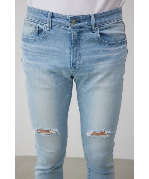AZUL by moussy（アズールバイマウジー）の「AZUL DENIM クラッシュスキニー（デニムパンツ・メンズ・ライトブルー/ブラック・X-LARGE/X-SMALL）」の20枚目の写真
