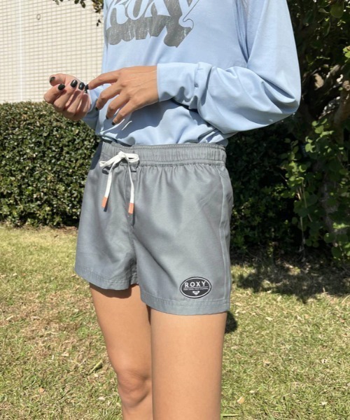 ROXY(ロキシー)の「MORNING CALM COLOR/ロキシーウエストゴムショートパンツ(水着)(水着・レディース・カーキ/ベージュ・SMALL/MEDIUM/LARGE)」の5枚目の写真