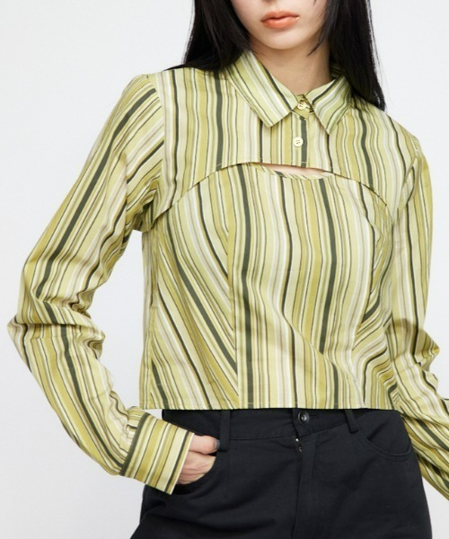 LAGUA GEM(ラグアジェム)の「RATHER SHORT シャツ(シャツ/ブラウス・レディース・イエロー/ブルー・FREE)」の2枚目の写真