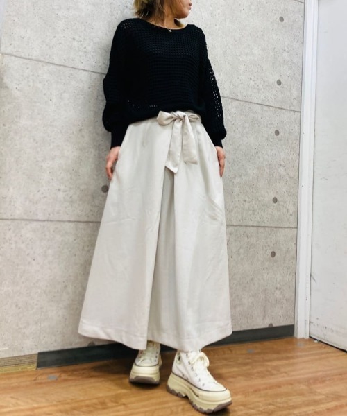 HusHusH（ハッシュアッシュ）の「HusHusH ハッシュアッシュ タックマキシスカート（スカート・レディース・ブルー系その他/アイボリー/ブラック・M/L）」の2枚目の写真