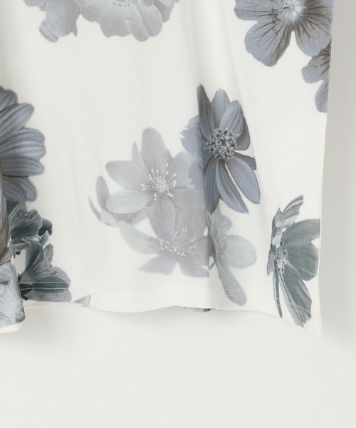 LOWRYS FARM(ローリーズファーム)の「フラワープリントTSS 106588(Tシャツ/カットソー・メンズ・ホワイト/ブラック/グレー・MEDIUM/LARGE)」の15枚目の写真