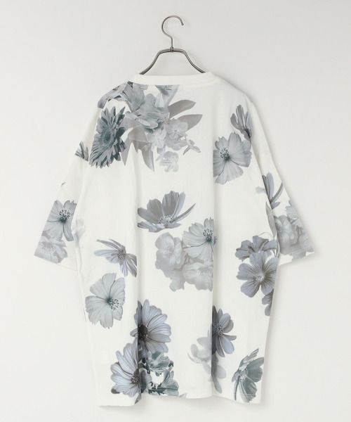 LOWRYS FARM(ローリーズファーム)の「フラワープリントTSS 106588(Tシャツ/カットソー・メンズ・ホワイト/ブラック/グレー・MEDIUM/LARGE)」の16枚目の写真