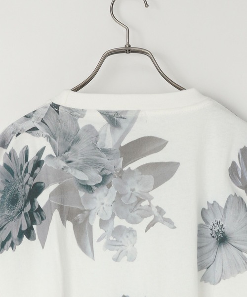 LOWRYS FARM(ローリーズファーム)の「フラワープリントTSS 106588(Tシャツ/カットソー・メンズ・ホワイト/ブラック/グレー・MEDIUM/LARGE)」の17枚目の写真