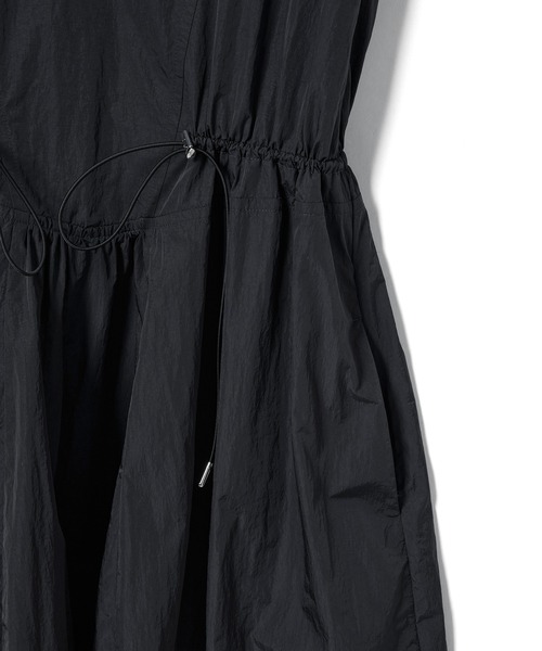 ADAM ET ROPE'（アダムエロペ）の「【サステナブル・洗える】ベアレイヤードワンピース（ワンピース・レディース・ブラック/スミクロ/ベージュ・FREE）」の19枚目の写真