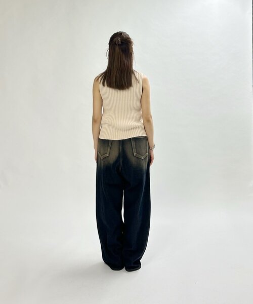 WHO'S WHO gallery（フーズフーギャラリー）の「ハイネックスタンドノースリーブ（ニット/セーター・レディース・チャコールグレー/アイボリー・FREE）」の7枚目の写真