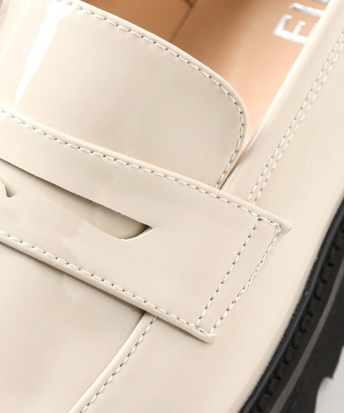 Elura（エルーラ）の「＜梅雨対応・撥水＞ふかふかFITレインローファー/122382（パンプス・レディース・ブラック/ベージュ・MEDIUM/LARGE）」の6枚目の写真