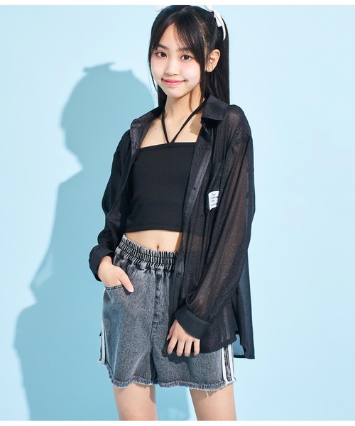 ANAP GiRL(アナップガール)の「ラメシアーオーバーシャツ(シャツ/ブラウス・キッズ・ホワイト/ブラック/サックスブルー・XS/S/M)」の1枚目の写真