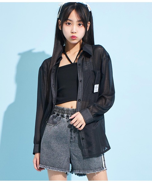 ANAP GiRL(アナップガール)の「ラメシアーオーバーシャツ(シャツ/ブラウス・キッズ・ホワイト/ブラック/サックスブルー・XS/S/M)」の11枚目の写真