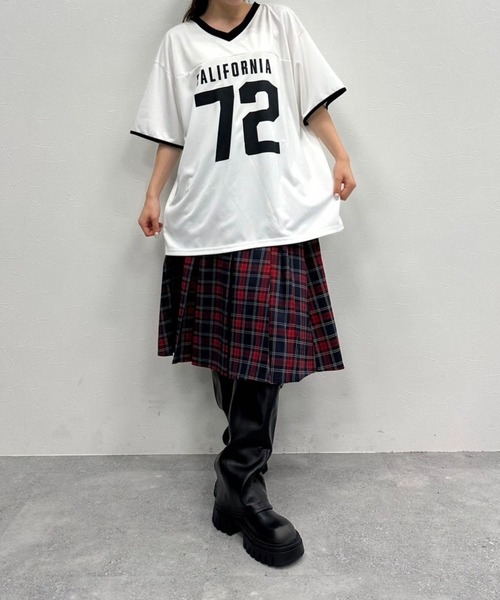 FOREVER 21（フォーエバー トゥエンティーワン）の「【2024FW】ナンバーロゴTシャツ2（Tシャツ/カットソー・レディース・オフホワイト/レッド/ネイビー・FREE）」の9枚目の写真