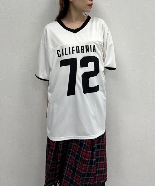 FOREVER 21（フォーエバー トゥエンティーワン）の「【2024FW】ナンバーロゴTシャツ2（Tシャツ/カットソー・レディース・オフホワイト/レッド/ネイビー・FREE）」の10枚目の写真